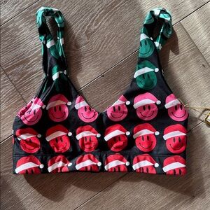 GOLDSHEEP NWT santa hat smiley face design workout top 
Great for Christmas